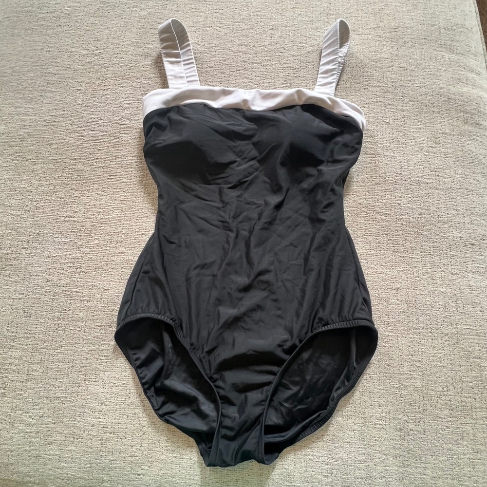 INC International Concepts Womens Black White Colorblock One Piece Swimsuit Sz 8
